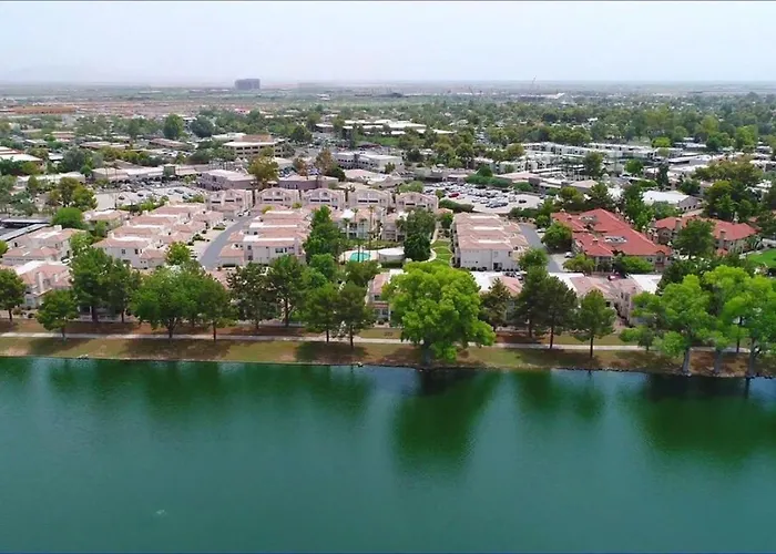 Waterfront 1st Flr, Gated, 2 Bd Office, Trail Holiday home Scottsdale