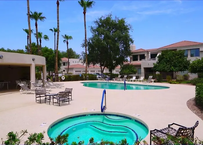 Waterfront 1st Flr, Gated, 2 Bd Office, Trail Holiday home