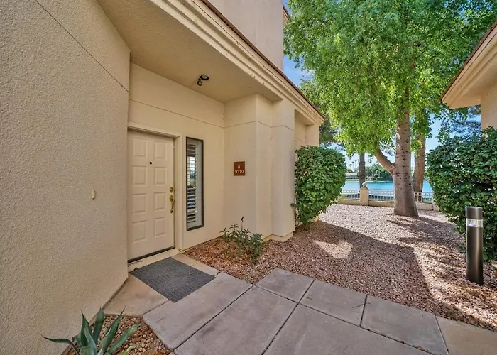 Waterfront 1st Flr, Gated, 2 Bd Office, Trail Holiday home *