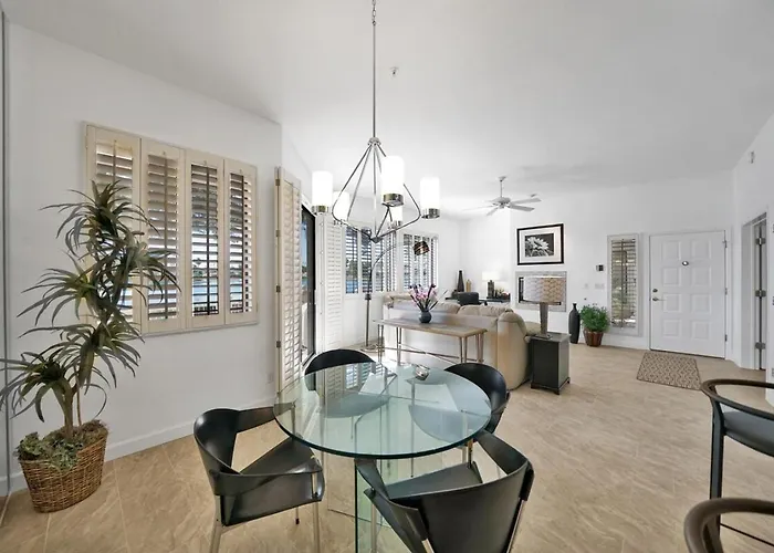 Holiday home Waterfront 1st Flr, Gated, 2 Bd Office, Trail Scottsdale